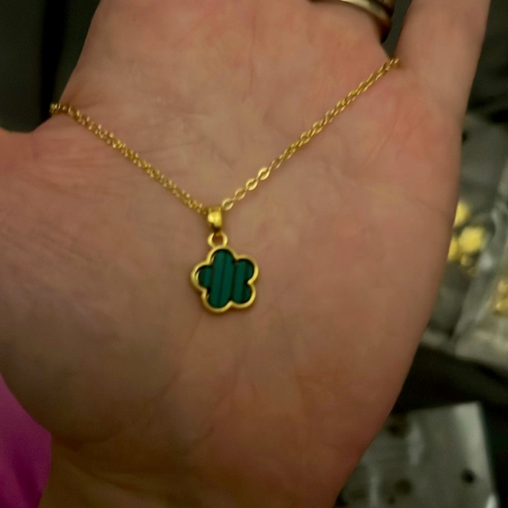Brand New Classic Green Clover
/flower Stainless Steel Gold Plated Necklace